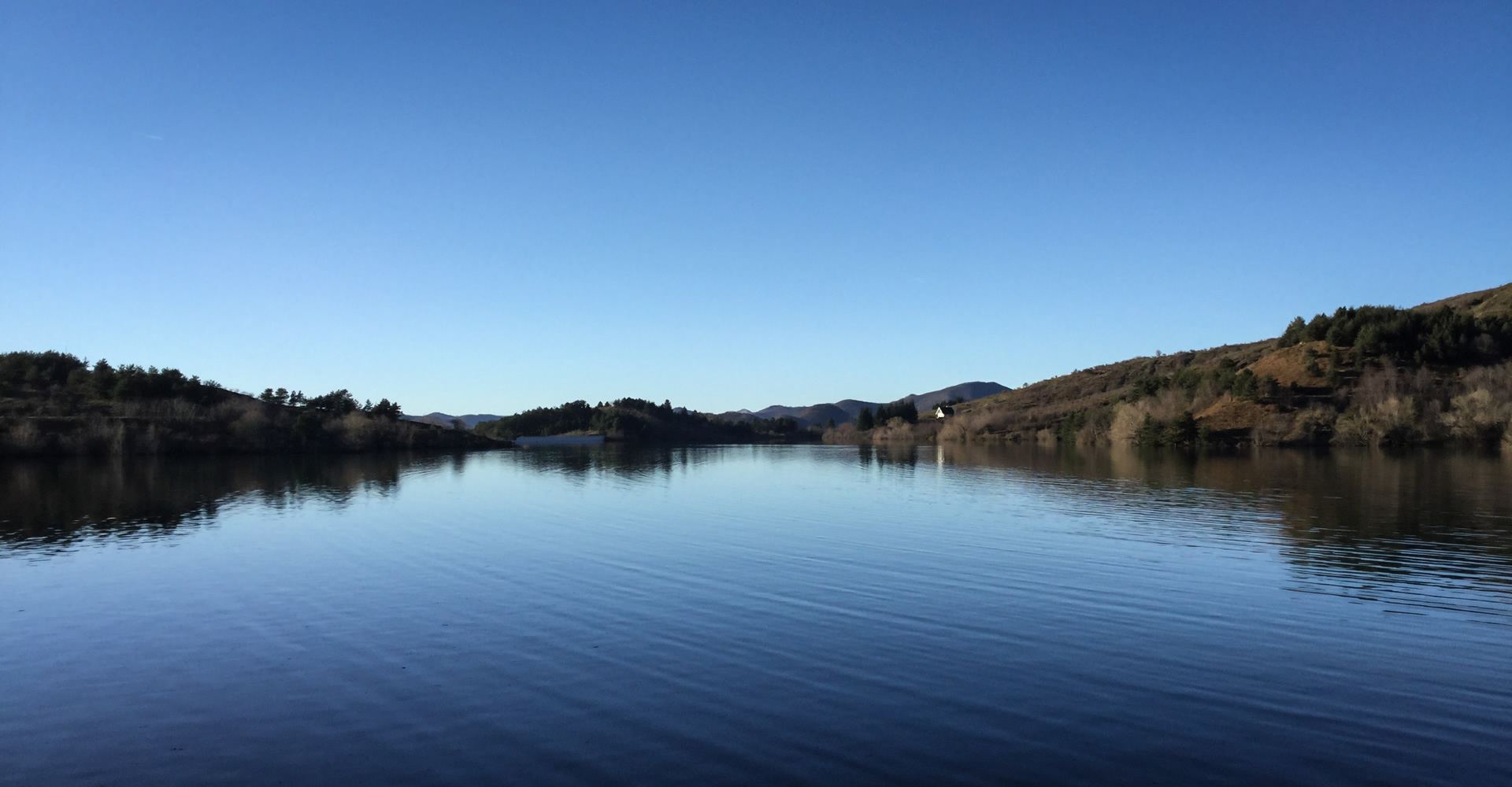 Il lago di Giacopiane in valle Sturla a 1000 m slm